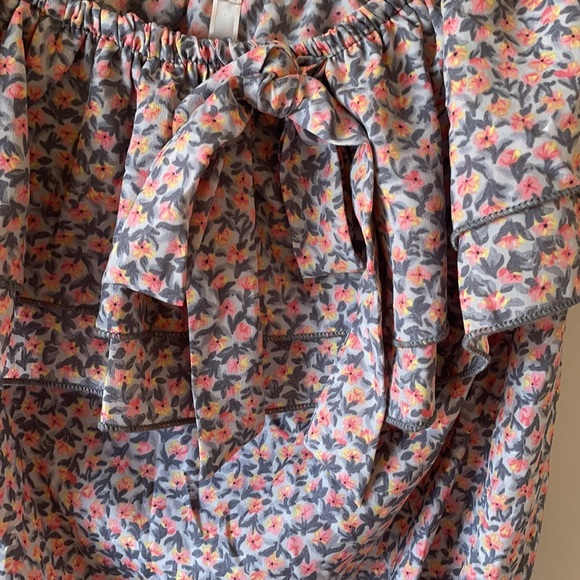 Cute Ruffled Tube Top - Picture 6 of 8